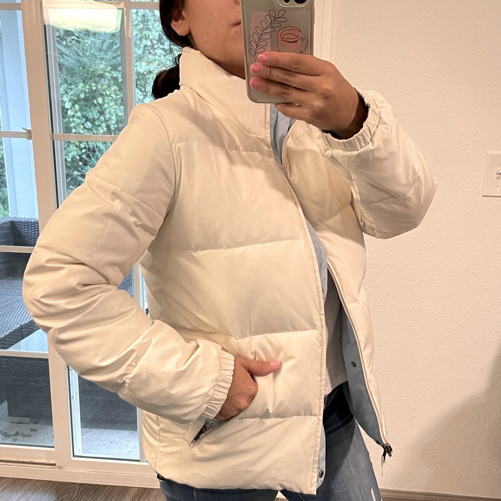 Women's Old Navy Puffer Off White Reversible to Blue Jacket
